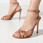 GIANVITO ROSSI - Beżowe szpilki z siateczką kolor Nude / Beżowy