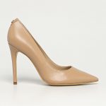 Guess - Szpilki skórzane kolor beżowy