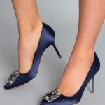 MANOLO BLAHNIK - Szpilki Hangisi granatowe 9 cm kolor Niebieski / Granatowy