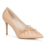 Szpilki skórzane z marszczonym przodem kolor jasny brąz