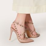 VALENTINO - Skórzane szpilki Rockstud kolor Nude / Beżowy