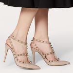 VALENTINO - Szpilki Rockstud lakierowane kolor Nude / Beżowy