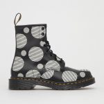 Dr. Martens Botki skórzane 1460 damskie kolor czarny na płaskim obcasie kolor czarny