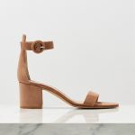 GIANVITO ROSSI - Jasnobrązowe sandały Versilia