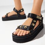 VERSACE JEANS COUTURE - Czarne sandały z ćwiekami