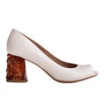 Marco Shoes Białe Czólenka 1519P z bursztynowym obcasem 3D kolor Białe.