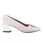 Marco Shoes Czółenka z metalicznym obcasem i płaską ozdobą chromowaną białe kolor Białe.