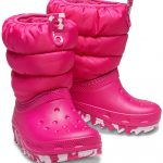 Crocs Kozaki zimowe "Classic Neo Puff" w kolorze różowym rozmiar: 20/21 kolor pink