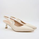 Bellucci Czółenka w kolorze beżowym rozmiar: 36 kolor beige.