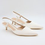 Bellucci Czółenka w kolorze białym rozmiar: 41 kolor white.