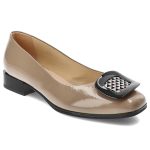 Beżowe Czółenka Armodo Eleganckie Obuwie Damskie Z Ozdobną Broszką kolor beżowy.