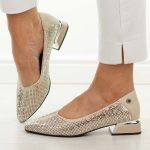 Beżowe ażurowe skórzane czółenka damskie Vinceza 99201 kolor Beżowy.