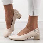 Beżowe czółenka damskie na obcasie Potocki 12029 kolor Beżowy.