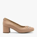 Beżowe czółenka z kokardą kolor Beżowy.