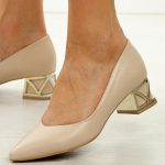 Beżowe s128 skórzane Polskie czółenka damskie na obcasie Prestige 2230/oblX kolor Beżowy.