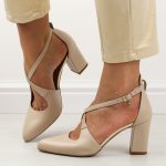 Beżowe s128 skórzane czółenka damskie na słupku Prestige 2045 Lico kolor Beżowy.