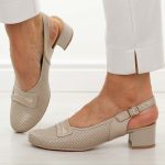 Beżowe skórzane Polskie czółenka damskie Góral 2000 kolor Beżowy.