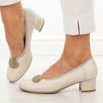 Beżowe skórzane Polskie czółenka damskie Suzana 4505 kolor Beżowy.