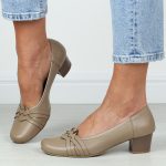 Beżowe skórzane Polskie czółenka damskie na obcasie Deoni D105 kolor Beżowy.