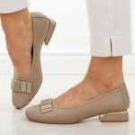 Beżowe skórzane czółenka damskie na obcasie M.Daszyński Ol37-2 kolor Beżowy.