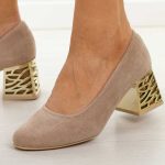 Beżowe zamsz Polskie czółenka damskie Suzana 594 kolor Beżowy.