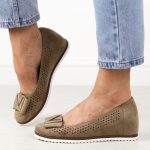 Beżowe zamszowe ażurowe czółenka damskie na koturnie M.Daszyński Sa199-6 kolor Beżowy.