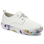 Białe Półbuty Artiker Na Ozdobnej Podeszwie kolor biały