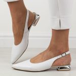 Białe skórzane Polskie czółenka damskie na obcasie z odkrytą piętą Aga 1163 kolor Biały.