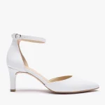 Białe ślubne czółenka ze skóry licowej kolor Biały.