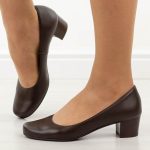 Brązowe Polskie czółenka damskie Gregors 702 kolor Brązowy.