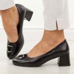 Czarne czółenka damskie na obcasie Jezzi asa281-4 kolor Czarny.