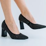 Czarne czółenka damskie na słupku Vinceza 62211 kolor Czarny.