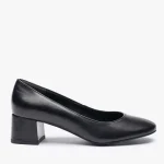 Czarne klasyczne czółenka ze skóry licowej kolor Czarny.