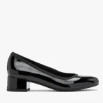 Czarne lakierowane czółenka damskie kolor Czarny.