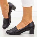 Czarne skórzane Polskie czółenka damskie Gregors 820 kolor Czarny.