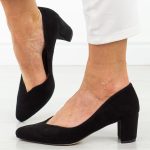 Czarne zamsz Polskie czółenka damskie na słupku Prestige 2219 kolor Czarny.