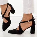 Czarne zamsz skórzane czółenka damskie na słupku Prestige 2045/obl kolor Czarny.