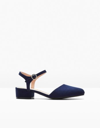 Czółenka z paskiem i odkrytą piętą