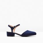 Czółenka z paskiem i odkrytą piętą