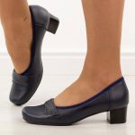 Granatowe Polskie czółenka damskie Gregors 567 kolor Granatowy.