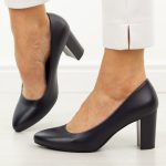 Granatowe czółenka damskie na słupku Sergio Leone Pb131 kolor Granatowy.