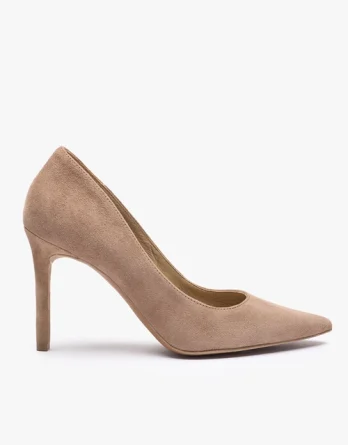 Jasnobrązowe czółenka na wysokiej szpilce kolor Brązowy.