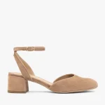 Jasnobrązowe czółenka slingback kolor Brązowy.