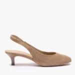 Jasnobrązowe czółenka slingback bez pięty kolor Brązowy.