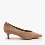 Jasnobrązowe zabudowane czółenka kolor Brązowy.