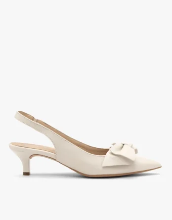 Kremowe czółenka damskie slingback na kaczuszce kolor Beżowy.