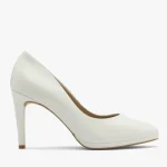 Kremowe czółenka na szpilce kolor Beżowy.