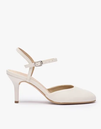 Kremowe czółenka ślubne slingback ze skóry licowej kolor Beżowy.