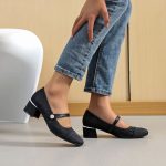 Lov'it Czółenka w kolorze czarnym z paskiem rozmiar: 40 kolor black.