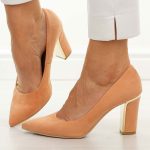 Morelowe zamsz Polskie czółenka damskie Suzana 852 kolor Pomarańczowy.